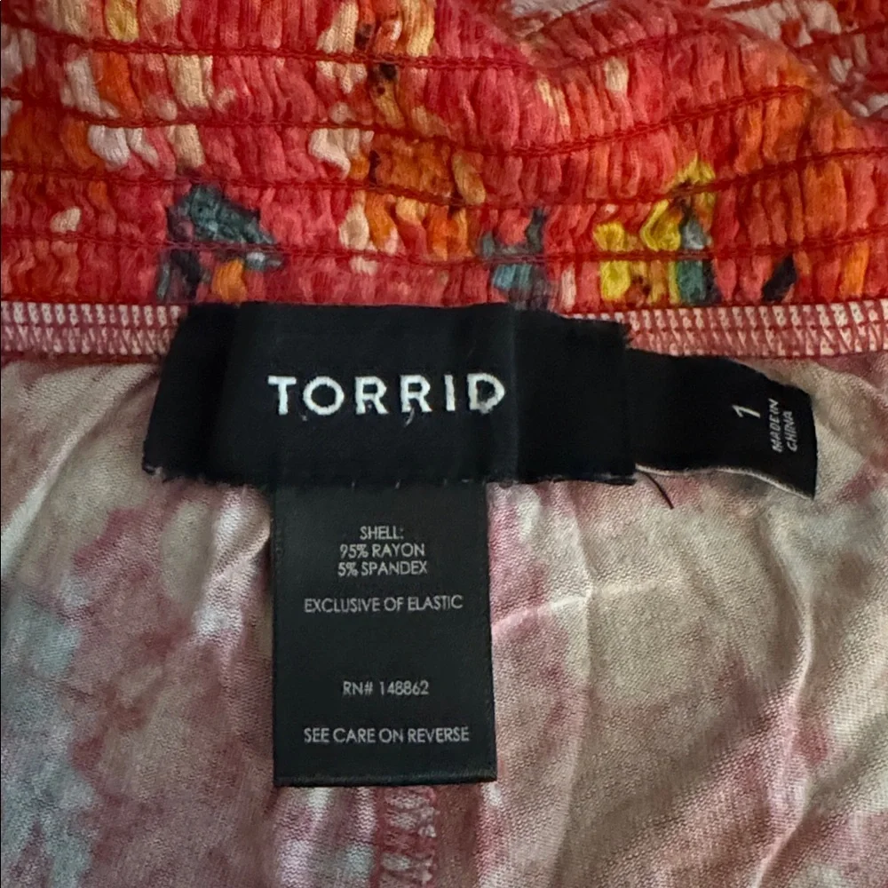 Torrid Vibrant Red Floral High Waist Shorts size 1 - Picture 2 of 2